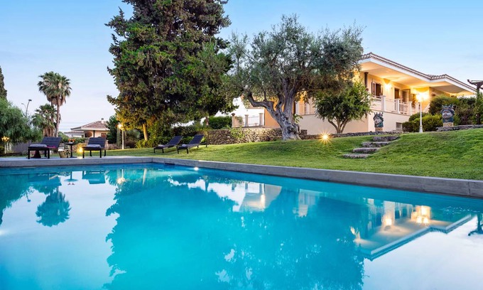 Syracuse Villa | 420 m² Villa ∙ 4 bedrooms ∙ 8 guests