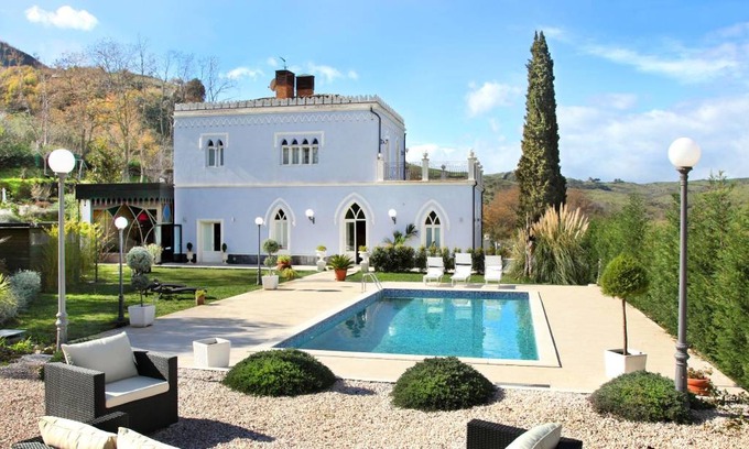 Francavilla di Sicilia House | 450 m² House ∙ 5 bedrooms ∙ 10 guests