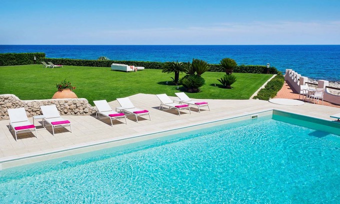 Fontane Bianche Villa | 500 m² Villa ∙ 6 bedrooms ∙ 12 guests