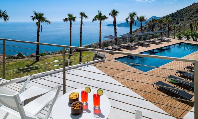 Letojanni Villa | 500 m² Villa ∙ 7 bedrooms ∙ 14 guests