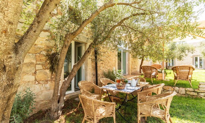 Vittoria Villa | 589 m² Villa ∙ 12 bedrooms ∙ 23 guests