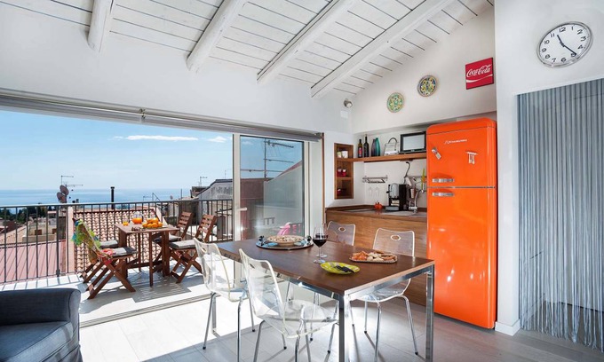 Taormina City Centre Apartment | 60 m² Apartment ∙ 2 bedrooms ∙ 4 guests
