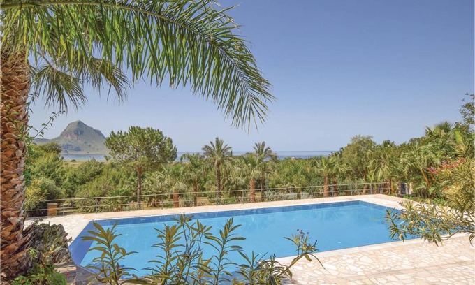 Castelluzzo House | 60 m² House ∙ 2 bedrooms ∙ 4 guests