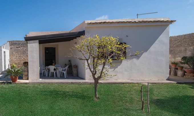 Avola House | 60 m² House ∙ 2 bedrooms ∙ 3 guests