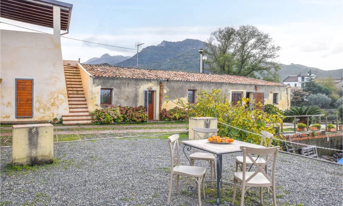 Santa Lucia del Mela House | 60 m² Maisonette ∙ 2 bedrooms ∙ 4 guests