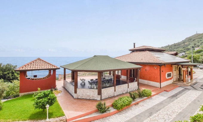 Gioiosa Marea House | 615 m² House ∙ 5 bedrooms ∙ 10 guests