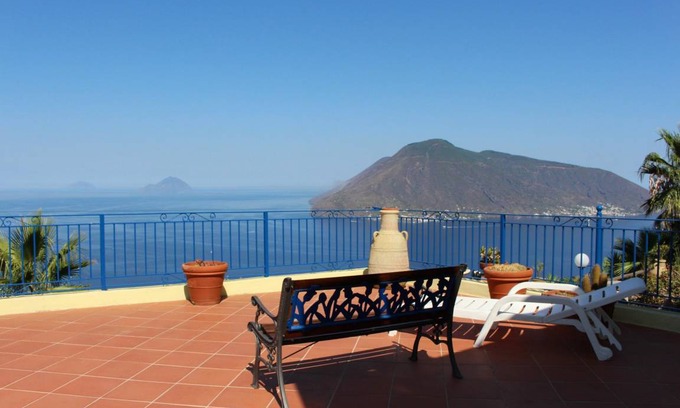 Quattropani Villa | 75 m² Villa ∙ 3 bedrooms ∙ 6 guests
