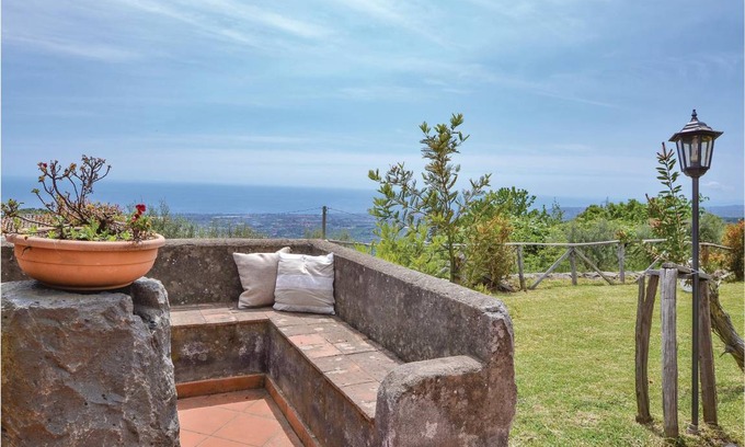 Coste House | 80 m² Maisonette ∙ 3 bedrooms ∙ 6 guests