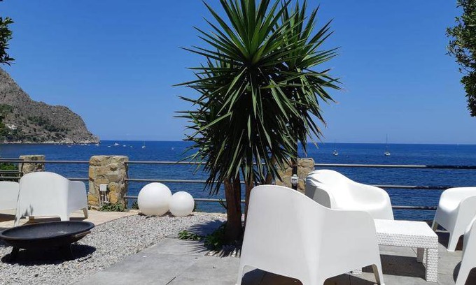 Porticello House | 90 m² House ∙ 2 bedrooms ∙ 7 guests