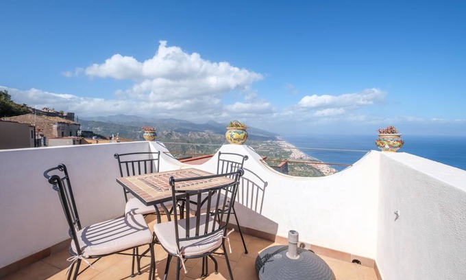 Forza d'Agro House | 98 m² House ∙ 2 bedrooms ∙ 6 guests