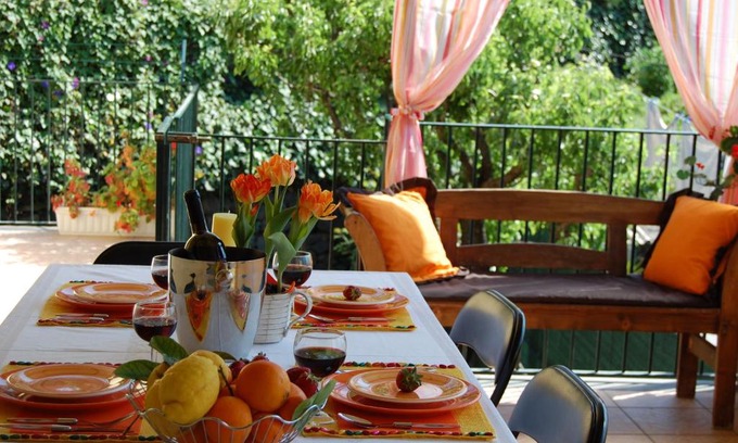 San Giovanni Montebello House | Albicocche House