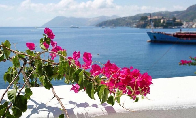 Lipari Apartment | Apartment on Lipari with Stunning Sea View