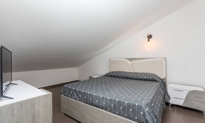 Fiumefreddo di Sicilia Apartment | Apartment 'Sophia' with Mountain View, Shared Terrace and Air Conditioning