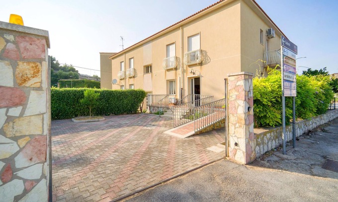 Salemi Apartment | Apartment with garden in the center of Salemi.