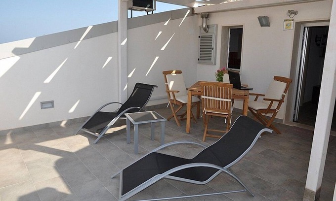 Punta Secca House | Appartamento Odisseo C: A cozy apartment situated at a few steps from a sandy beach, with Free WI-FI.