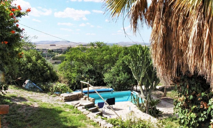Mockarta House | Beautiful Holiday Home in Fulgatore with Swimming Pool