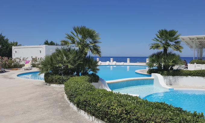 San Giorgio House | Beautiful one bedroom villa directly on the sea, pool, culture and relax ....