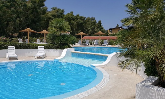 San Giorgio House | Beautiful three-room villa, right on the sea, swimming in the pool, culture and relaxation