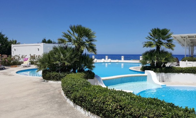 San Giorgio House | Beautiful three-room villa, right on the sea, swimming in the pool, culture and relaxation