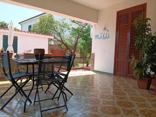 Carini Apartment | Casa reale niku