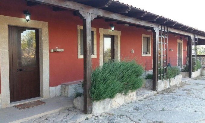 Noto House | "Casa vacanze antica cascina"