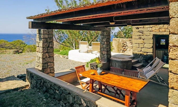 Pantelleria Apartment | Dammuso Eucalipto