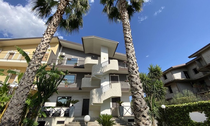Belpasso Apartment | Elegant Villa between Etna and Sea, 2 min from Etnaland