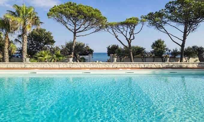 Marina di Modica Villa | Exclusive villa with private pool situated in front of the sea