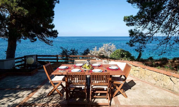 Santa Flavia Villa | Exclusive villa with private access to the sea
