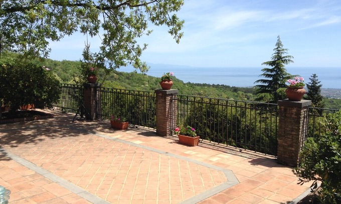Zafferana Etnea House | FEUDO ALGERAZZI VILLA DE LUXE-COTTAGE