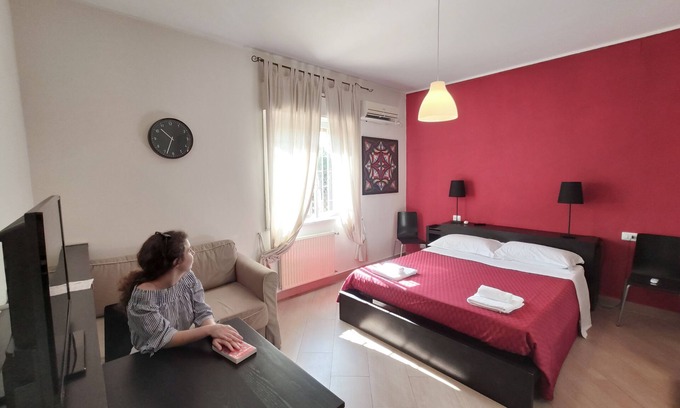 Aci Castello Apartment | Green Oasis Suite -A modern, cozy retreat in a lush setting perfect for couples.