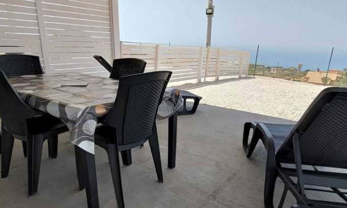Realmonte House | Holiday Home 'Abbacari 1' with Sea View, Wi-Fi and Air Conditioning
