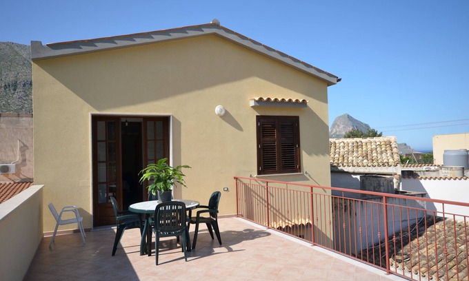 Castelluzzo Apartment | Holiday home Fontana mare