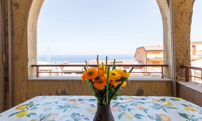 Letojanni House | Holiday home with sea view in Letojanni, a few km from Taormina
