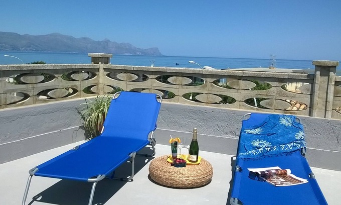 Alcamo Marina House | Holiday House close to the sea- Convenient holiday seaside