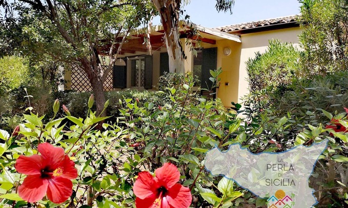Marina di Modica House | Holiday house Marina di Modica for 1 - 4 persons with 2 bedrooms - Holiday home