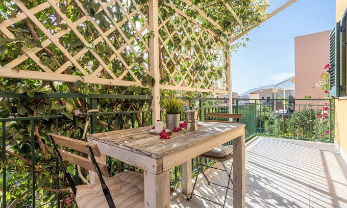 Campofelice di Roccella Apartment | Holiday Apartment 'Cielomare' with Sea View, Pool & Wi-Fi