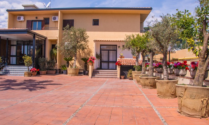 Aci Trezza Hotel | Hotel Malavoglia