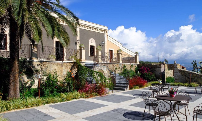 Centuripe House | House ∙ 5 bedrooms ∙ 12 guests
