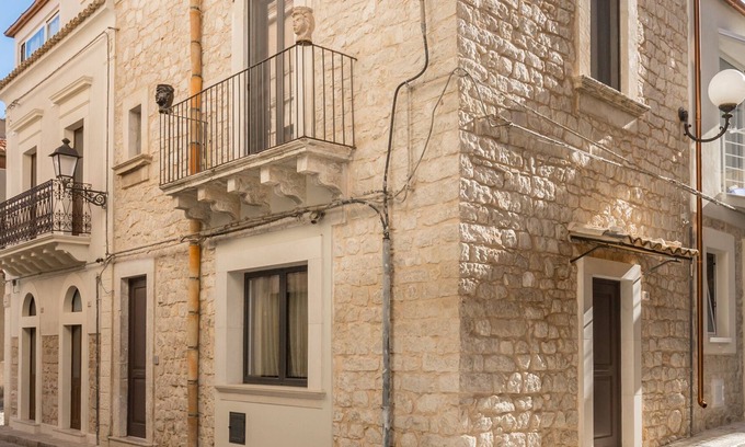 Comiso House | "I Mori" Design Apartments