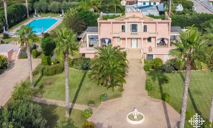 Caucana-finaiti-casuzze-finaiti Nord Villa | 300 m² Villa ∙ 8 bedrooms ∙ 16 guests