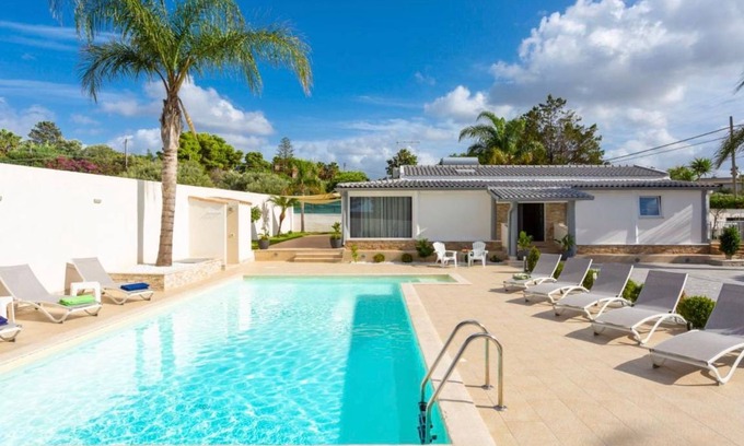 Trappeto Villa | 120 m² Villa ∙ 1 bedroom ∙ 8 guests