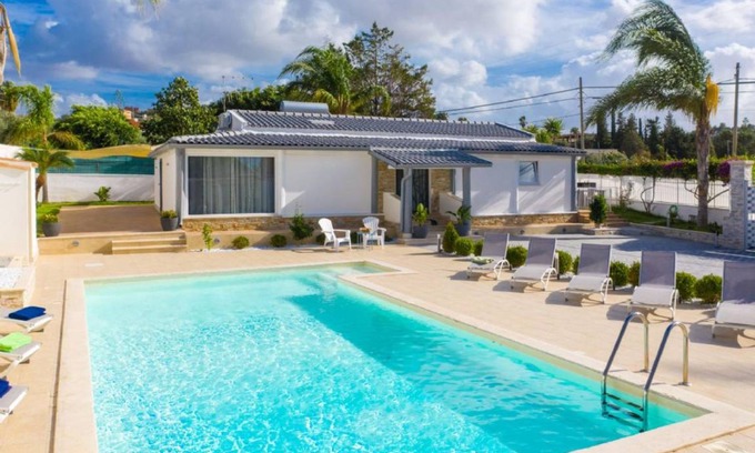 Trappeto House | 120 m² House ∙ 4 bedrooms ∙ 8 guests