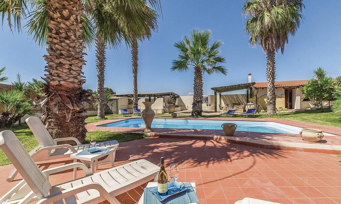 Porto Palo House | Just a few hundred meters from the beach and about 7 km from Menfi awaits you this pretty, neatly fu