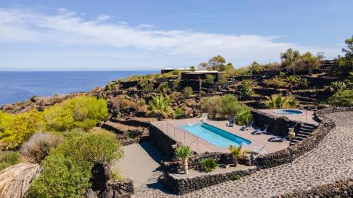 Pantelleria House | La Cala Cottone Relais