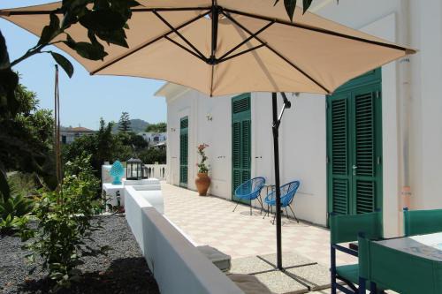 Lipari Historic Centre Villa | La Casa Bianca