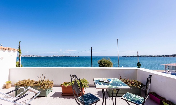 Carrozziere Apartment | La casa dell'Isola by Wonderful Italy