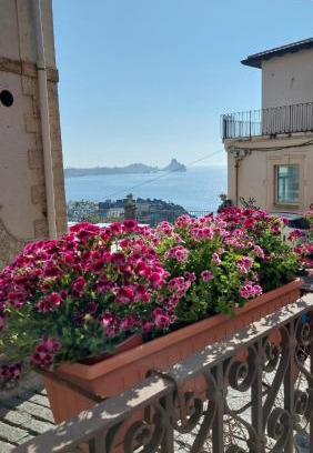 Aci Castello House | La Casetta Azzurra