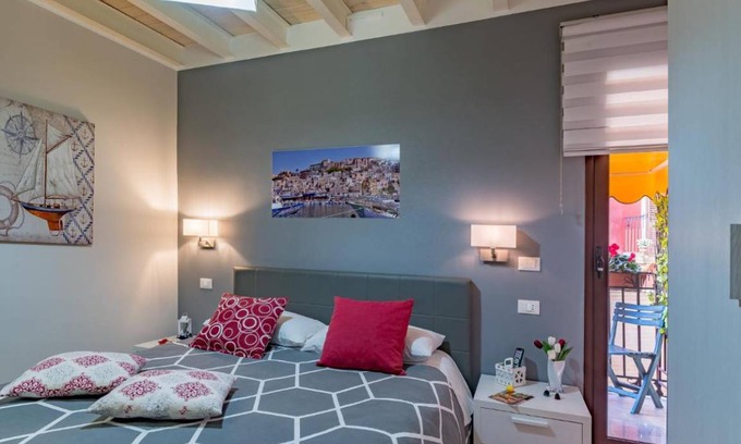 Sciacca Historic Centre Cabin | La Finestra sul Cortile - Deluxe Double Room with Balcony