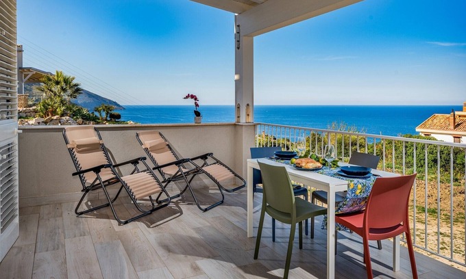 Scopello Apartment | La Veranda Sul Mare Apartment 2 Km from the Zingaro Nature Reserve